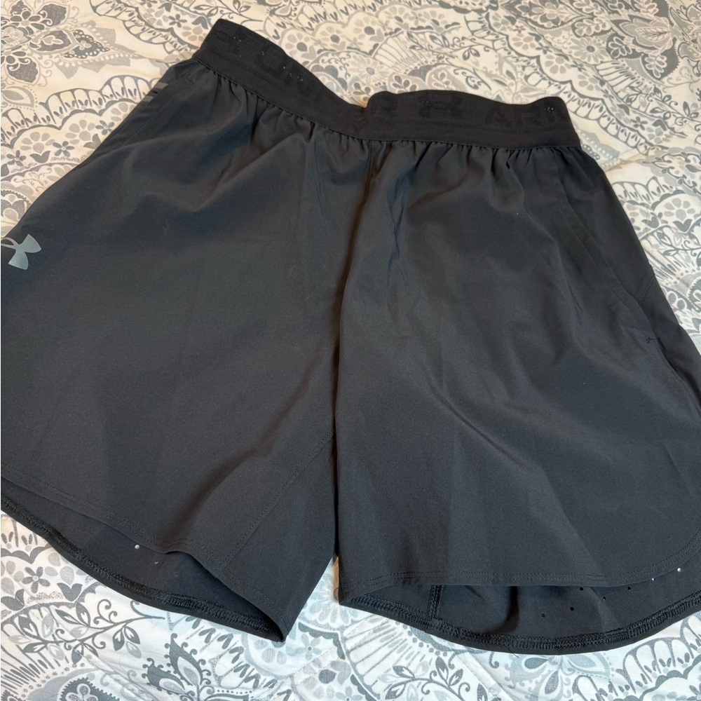 Under Armour Men’s athletic shorts Men’s size Medium